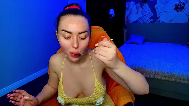 MissisCaty online show from July 31, 2026, 6:49 pm
