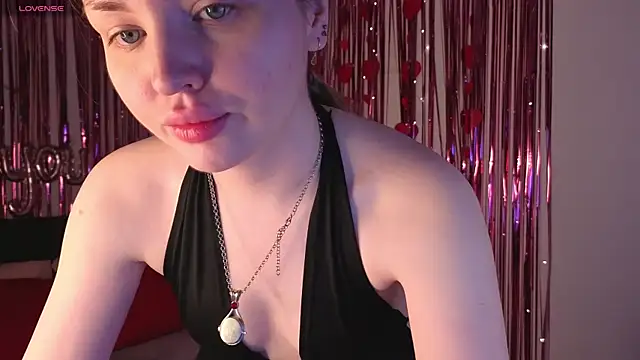 Lora Rosee online show from July 15, 2026, 2:24 pm