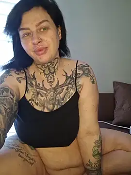 CannabisQueenn online show from May 8, 2026, 7:01 am