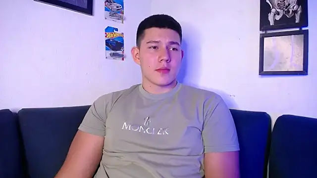 JamesCr  online show from December 23, 2025, 12:22 am