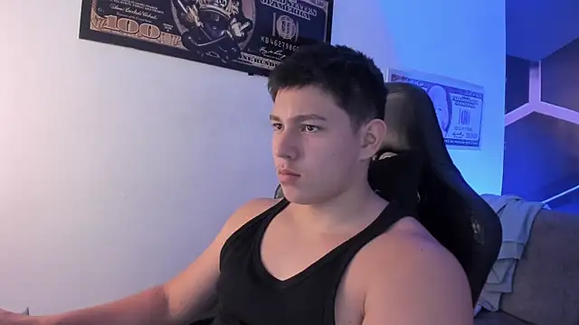 JamesCr  online show from September 25, 2025, 3:01 am