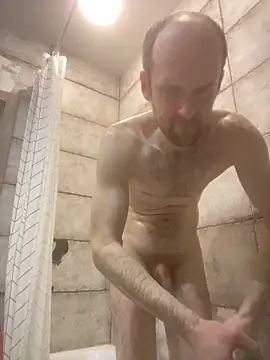 LynnAhNight online show from March 10, 2026, 3:43 am