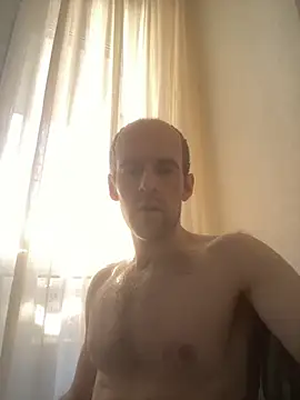 LynnAhNight online show from September 27, 2025, 4:51 am