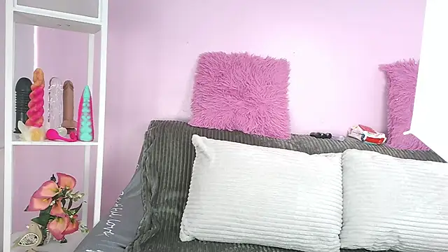 Snapshot of Hiyakasudere chatting on December 16, 2025, 12:20 pm Hiyakasudere online show from December 16, 2025, 12:20 pm