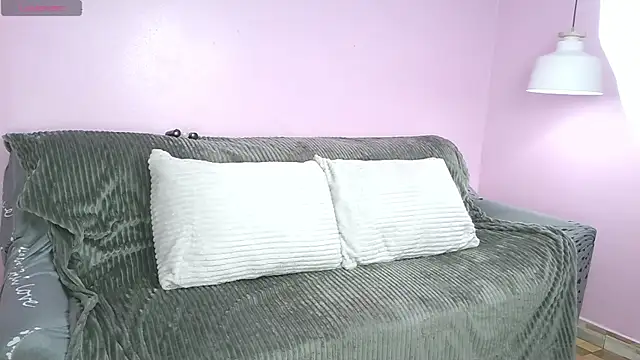 Snapshot of Hiyakasudere chatting on December 5, 2025, 6:39 pm Hiyakasudere online show from December 5, 2025, 6:39 pm