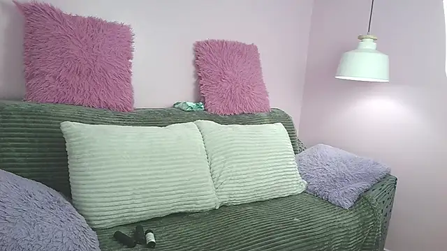 Snapshot of Hiyakasudere chatting on January 6, 2026, 6:01 pm Hiyakasudere online show from January 6, 2026, 6:01 pm