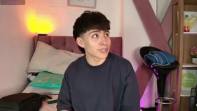 PepperTwink online show from November 17, 2025, 4:55 pm