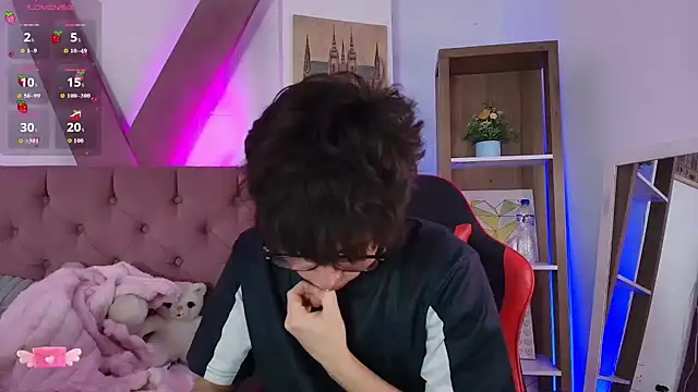 PepperTwink online show from May 1, 2026, 4:23 pm