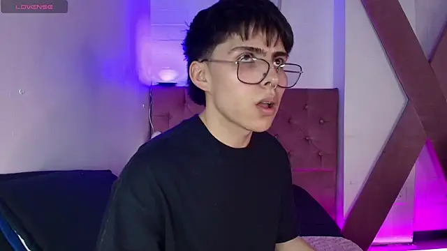 PepperTwink online show from September 27, 2025, 4:24 pm