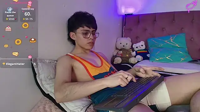 PepperTwink online show from October 17, 2025, 5:59 pm