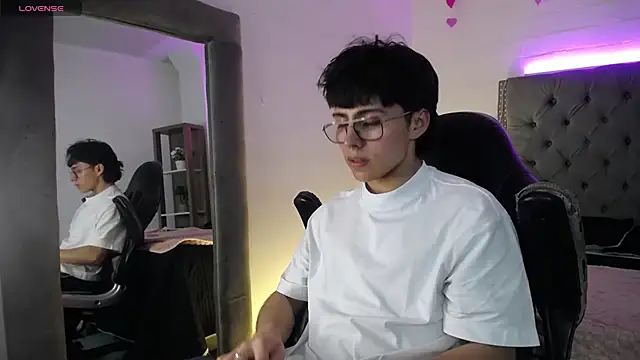 PepperTwink online show from September 13, 2025, 4:29 pm