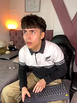 PepperTwink online show from November 19, 2025, 4:51 pm