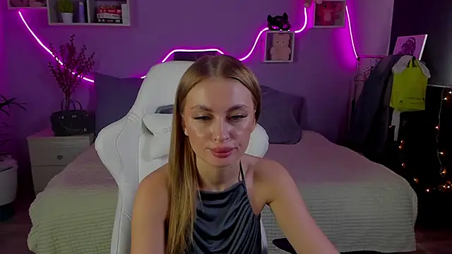 AnitaLamb online show from March 4, 2025, 8:57 am