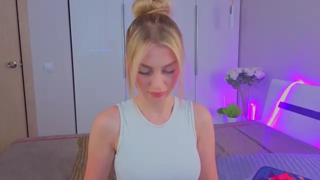 AnitaLamb online show from October 8, 2025, 6:26 am