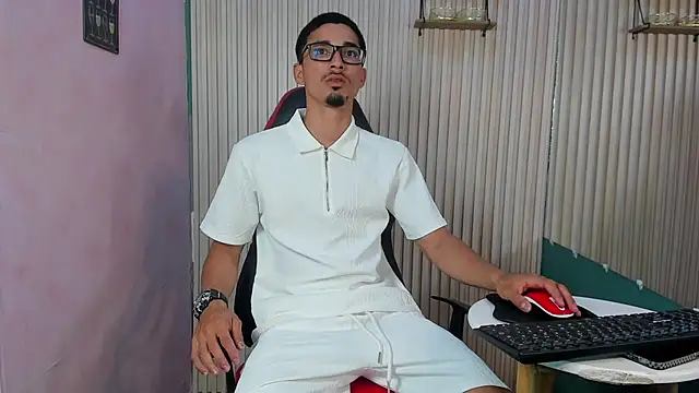 Snapshot of Becker2_ chatting on January 17, 2026, 3:48 pm Becker2 online show from January 17, 2026, 3:48 pm