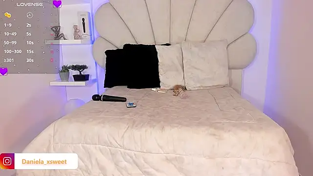 Danielaangelina online show from September 22, 2025, 5:24 am