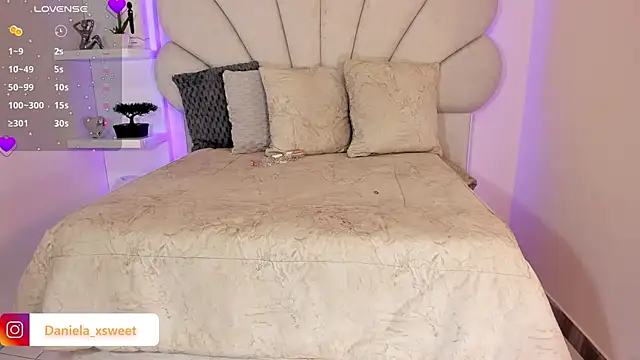 Danielaangelina online show from October 6, 2025, 5:41 am