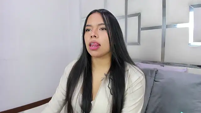 ZoeWan69 online show from May 29, 2026, 12:44 pm