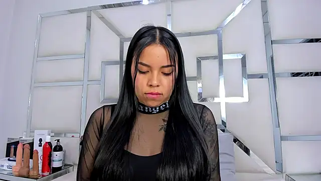 ZoeWan69 online show from November 10, 2025, 2:49 am