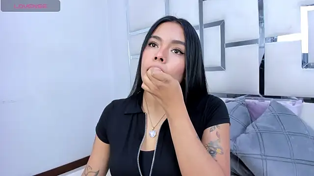 ZoeWan69 online show from March 7, 2026, 1:05 pm