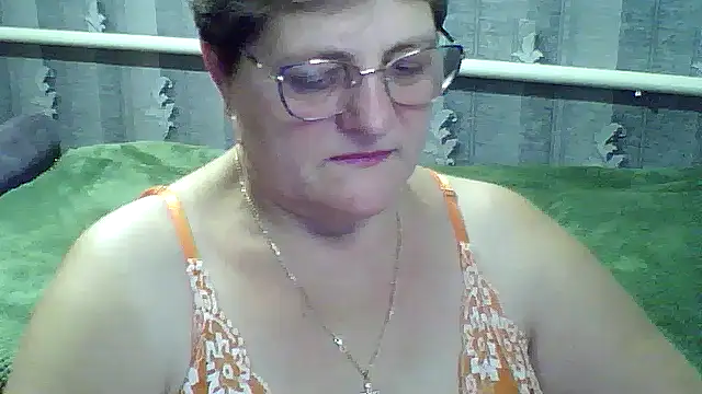 ElzaJewel online show from October 9, 2025, 6:41 pm