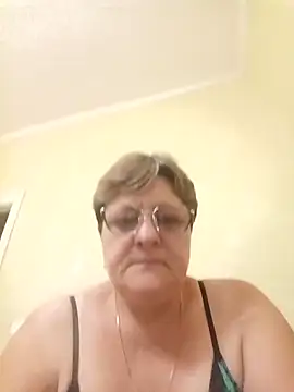 ElzaJewel online show from September 28, 2025, 8:38 pm