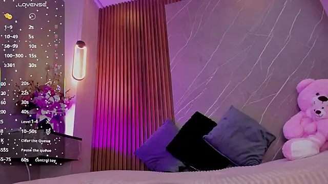 ariana jhonson1 online show from October 3, 2025, 12:28 pm