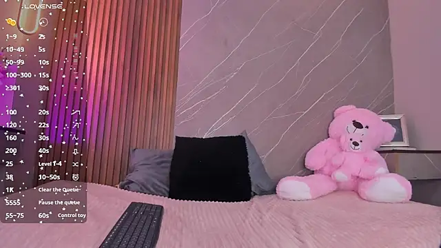 ariana jhonson1 online show from September 13, 2025, 12:38 pm