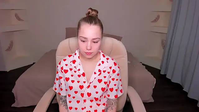 YourMegan online show from December 21, 2025, 3:47 pm