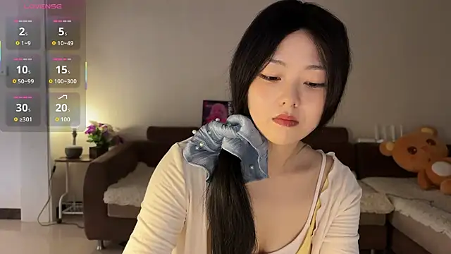 nanaliu6 online show from October 4, 2025, 2:46 am