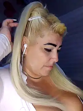 BonniAdams online show from October 5, 2025, 10:55 pm