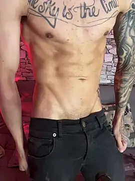 Walker Thomas1 online show from March 16, 2025, 8:32 pm