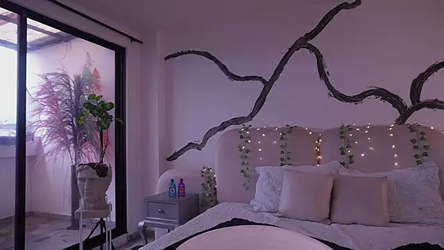 soidai miiu online show from September 30, 2025, 8:37 pm