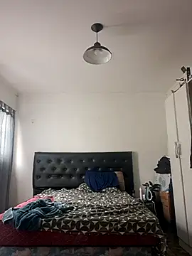 Snapshot of liamlara chatting on February 24, 2025, 6:26 pm liamlara online show from February 24, 2025, 6:26 pm