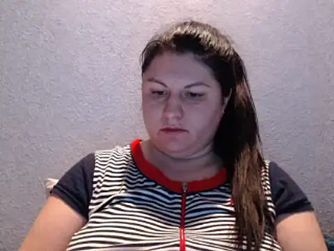 KiraSwee online show from September 27, 2025, 4:02 pm