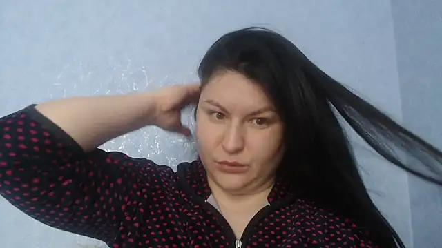 KiraSwee online show from December 3, 2025, 9:31 am