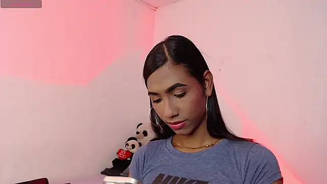 Alissemasiel online show from December 15, 2025, 7:31 pm