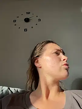 alisanikita online show from September 29, 2025, 12:11 pm