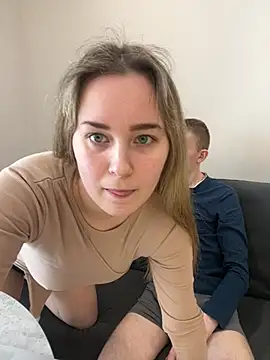 alisanikita online show from March 3, 2025, 7:35 am