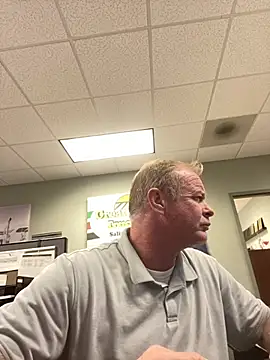 Snapshot of hintly chatting on March 31, 2026, 10:01 pm hintly online show from March 31, 2026, 10:01 pm