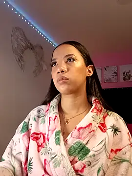 SallyWhitee online show from February 24, 2026, 4:35 am