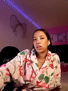 SallyWhitee online show from February 12, 2026, 5:29 am