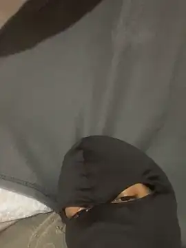 tunenarica22 online show from September 25, 2025, 9:32 pm