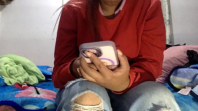 sharonlopez9611 online show from October 10, 2025, 2:45 am