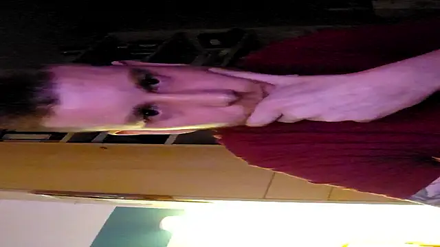 Snapshot of Foxtrott_242 chatting on November 22, 2025, 1:37 am Foxtrott 242 online show from November 22, 2025, 1:37 am