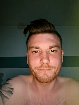 Snapshot of Foxtrott_242 chatting on September 26, 2025, 10:49 pm Foxtrott 242 online show from September 26, 2025, 10:49 pm