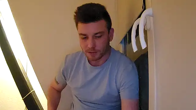 Snapshot of Foxtrott_242 chatting on February 2, 2026, 11:04 pm Foxtrott 242 online show from February 2, 2026, 11:04 pm