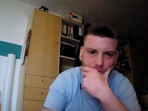 Snapshot of Foxtrott_242 chatting on November 23, 2025, 1:37 am Foxtrott 242 online show from November 23, 2025, 1:37 am