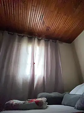 Mineirinho043 online show from June 24, 2026, 1:53 pm