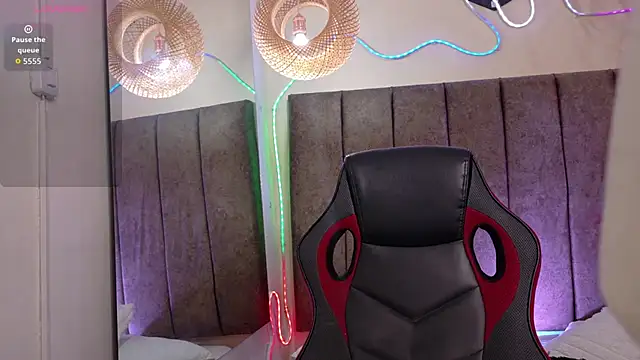 Alektra bryce online show from November 30, 2025, 7:36 pm